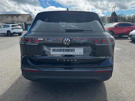 2025 Volkswagen Tiguan - thumbnail 3