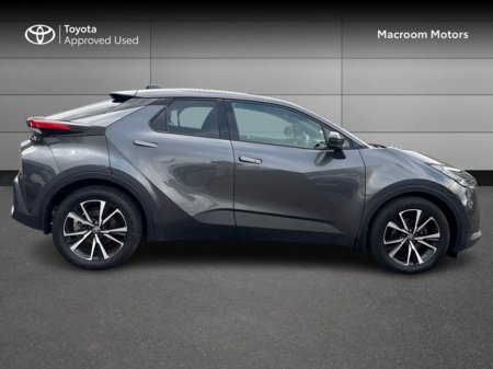 2024 Toyota C-HR - view 3