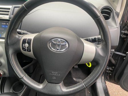 2008 Toyota Yaris - thumbnail 12