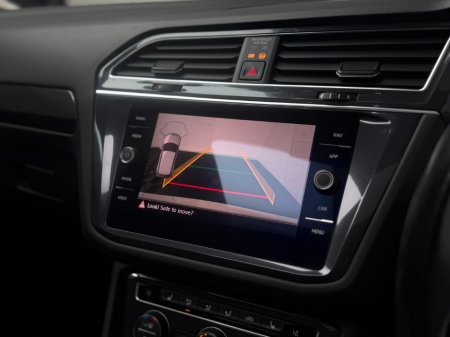 2020 Volkswagen Tiguan Allspace R-LINE 2.0TDI 150HP 7 SEATER *PAN ROOF* €32,990 thumbnail