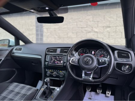 2017 Volkswagen Golf GTD 2.0 MANUAL *FULL SERVICE HISTORY* €18,995 thumbnail