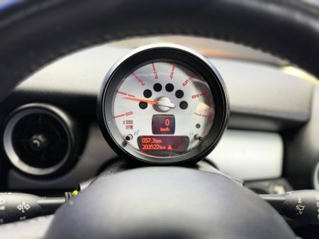 2012 MINI Hatch - thumbnail 24