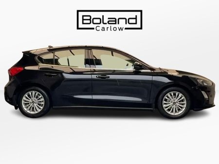 2020 Ford Focus - view 4