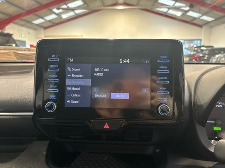 2021 Toyota Yaris HYBRID LUNA 4DR AUTO €22,950 thumbnail