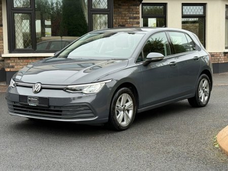 2023 Volkswagen Golf 2.0 TDI 115HP Life €27,900