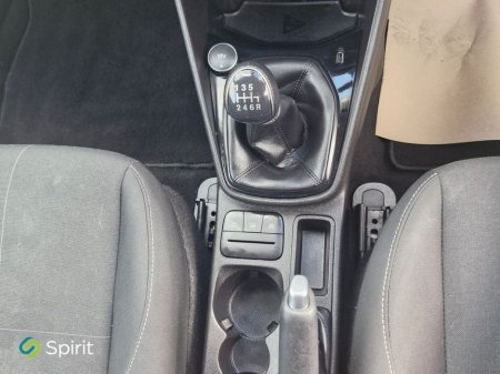 2020 Ford Fiesta - thumbnail 15