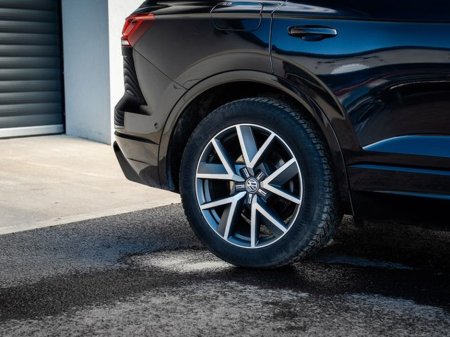 2020 Volkswagen Touareg - photo 5