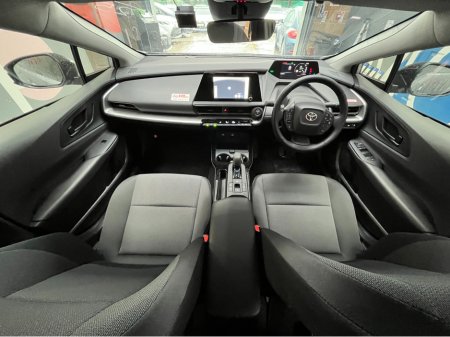 2025 Toyota Prius - thumbnail 13