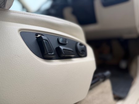 2016 Volkswagen Touareg - thumbnail 15