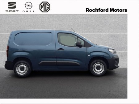 2026 Opel Combo L1H1 Komfort 1.5D 100HP €21,600 thumbnail