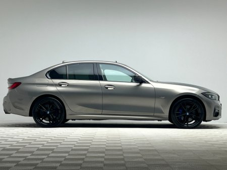 2021 BMW 3 Series 330E M SPORT PRO ED XDRIVE *SUNROOF* €29,990 thumbnail