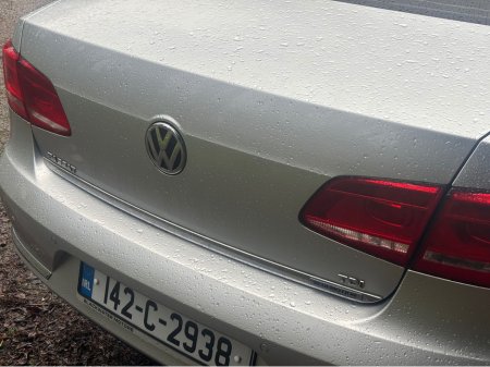2014 Volkswagen Passat CL 1.6 TDI MANUAL 6SPEED FWD BLUEMOTION 105HP 4DR €8,995 thumbnail