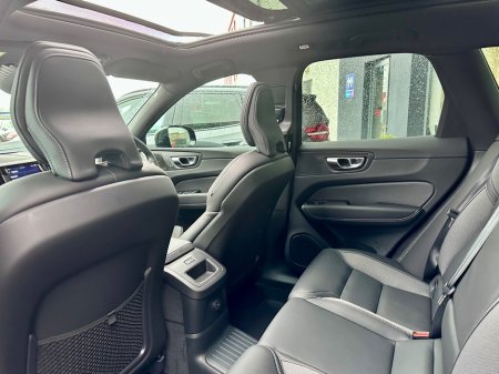 2025 Volvo XC60 - thumbnail 10