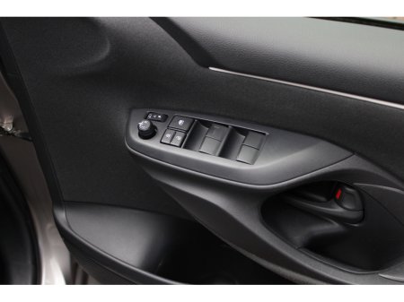 2021 Toyota Yaris - thumbnail 10