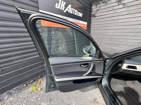 2010 BMW 3 Series - thumbnail 17