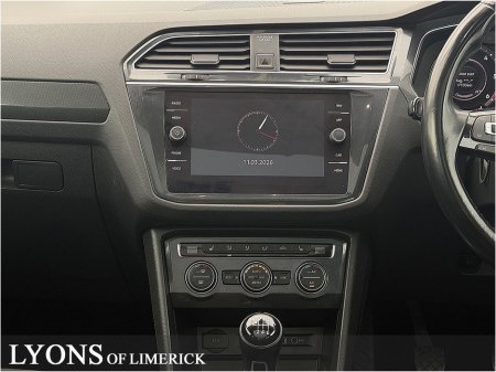 2018 Volkswagen Tiguan - thumbnail 10