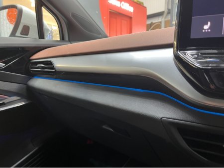 2022 Volkswagen ID.4 €26950 2022 VOLKSWAGEN ID.4 PRO LAUNCH EDITION AUTOMATIC / CRUISE CONTROL / 360° CAMERA / ELECTRIC MEMORY & HEATED SEATS / APPLE CARPLAY / AMBIENT LIGHTS / PANORAMIC SUNROOF €26,950 thumbnail