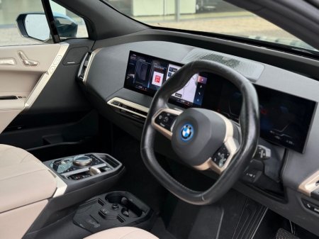 2022 BMW iX - thumbnail 4