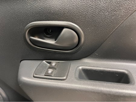 2020 Dacia Sandero Only 39,000 Kms Low Kms As New 2020 Dacia Sandero Petrol Manual www.bolands.ie Est.1955 €11,750 thumbnail