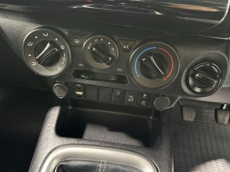 2021 Toyota Hilux Icon Double Cab 2.4 D-4D €32,400 thumbnail