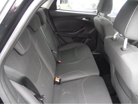 2018 Ford Focus - thumbnail 9