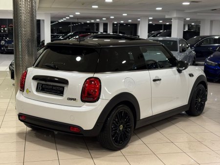 2024 MINI Hatch LEVEL 3 COOPER S=PAN ROOF//LOW MILES//AS NEW=FULL MINI SERVICE HISTORY=TAILORED FINANCE PACKAGES AVAILABLE=TRADE IN’S WELCOME €25,995