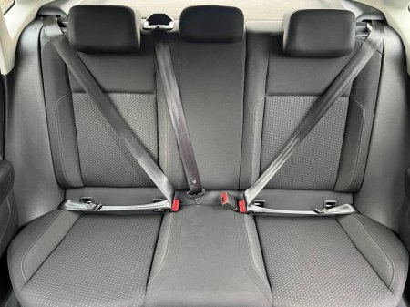 2019 Volkswagen Polo COMFORTLINE 1.0 TSI // FULL SERVICE HISTORY // DIAMOND CUT ALLOYS // APPLE CARPLAY/ANDROID AUTO €15,900 thumbnail