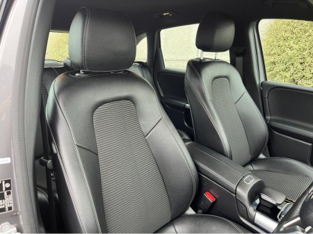 2019 Mercedes-Benz B Class B180 SPORT AUTOMATIC 1.3 PETROL //LOW MILES//HALF LEATHER SEATS//SAT NAV//REVERSE CAMERA// €20,950 thumbnail