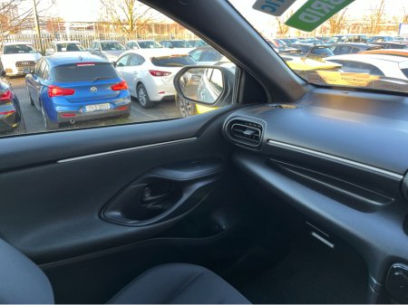 2021 Toyota Yaris X HYBRID 1.5 AUTOMATIC PETROL //KEYLESS ENTRY//REVERSE CAMERA//ADAPTIVE CRUISE CONTROL// €15,950 thumbnail