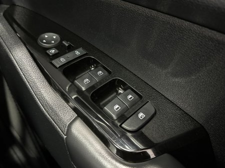 2022 Kia Sportage - thumbnail 19