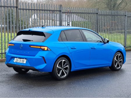 2025 Opel Astra ELEGANCE 1.2TURBO 110BHP **REVERSING CAMERA** €29,950 thumbnail