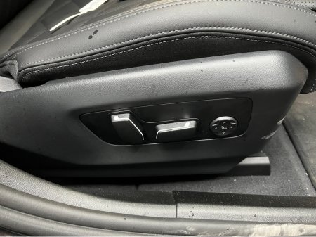 2024 BMW i5 2024 BMW I5 EDRIVE40 TOURING EXCELLENCE ELECTRIC AUTOMATIC / CRUISE CONTROL / 360° CAMERA / ELECTRIC MEMORY & HEATED SEATS / APPLE CARPLAY / PANORAMIC SUNROOF / PADDLE SHIFTERS / AMBIENT LIGHT thumbnail