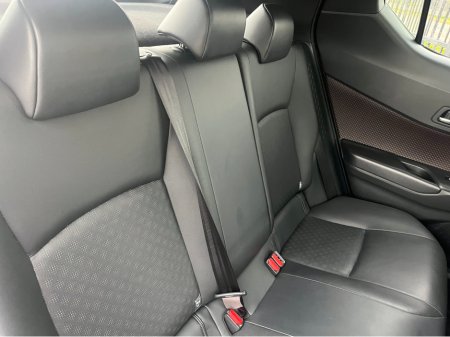 2018 Toyota C-HR - thumbnail 10