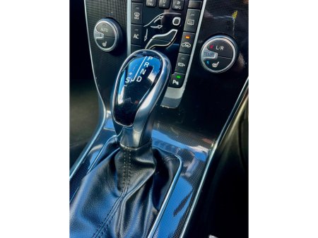 2019 Volvo V40 - thumbnail 34