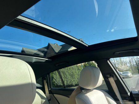 2015 BMW 5 Series - thumbnail 14