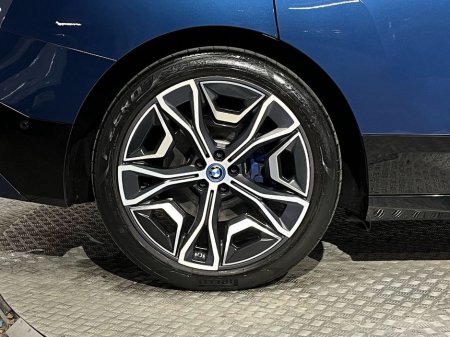 2022 BMW iX - thumbnail 10