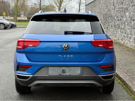 2022 Volkswagen T-Roc DESIGN 1.0 TSI 110HP 5DR €23,950 thumbnail
