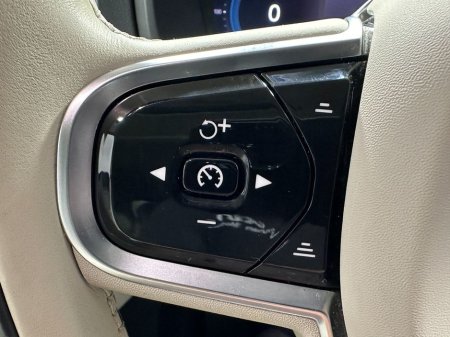 2023 Volvo XC90 T8 AWD Dark Theme €67,800 thumbnail