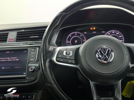 2017 Volkswagen Tiguan (171) R-LINE 2.0 TDI **4MOTION 240BHP**DSG AUTO €24,995 thumbnail