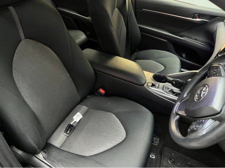 2022 Toyota Camry €29950! 2022 TOYOTA CAMRY X 2.5 AUTOMATIC / CRUISE CONTROL / REVERSE CAMERA AND MORE €29,950 thumbnail