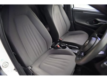 2020 Toyota Yaris - thumbnail 11