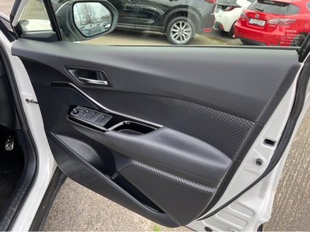 2020 Toyota C-HR - thumbnail 12