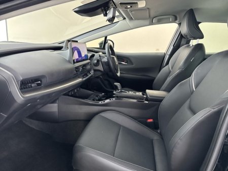 2025 Toyota Prius PLUG-IN HYBRID €37,950 thumbnail