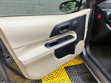 2014 Toyota Aqua 2014 Hybrid auto €8,495 thumbnail