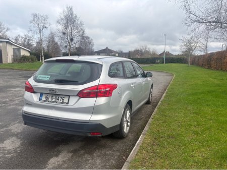 2016 Ford Focus - thumbnail 5