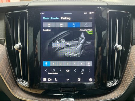 2022 Volvo XC60 - thumbnail 26