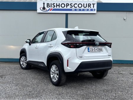 2023 Toyota Yaris - thumbnail 11