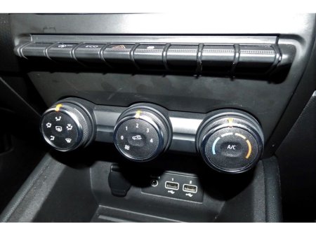 2022 Renault Clio 1.0 TCE ICONIC 90BHP 6SPD *SAT NAV*REAR PARK SENSORS* €16,490 thumbnail