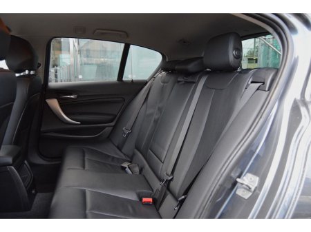 2019 BMW 1 Series 116d SE, Leather Interior, Heated seats thumbnail