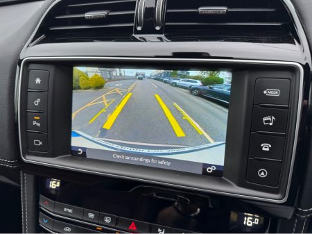 2016 Jaguar F-Pace - thumbnail 23